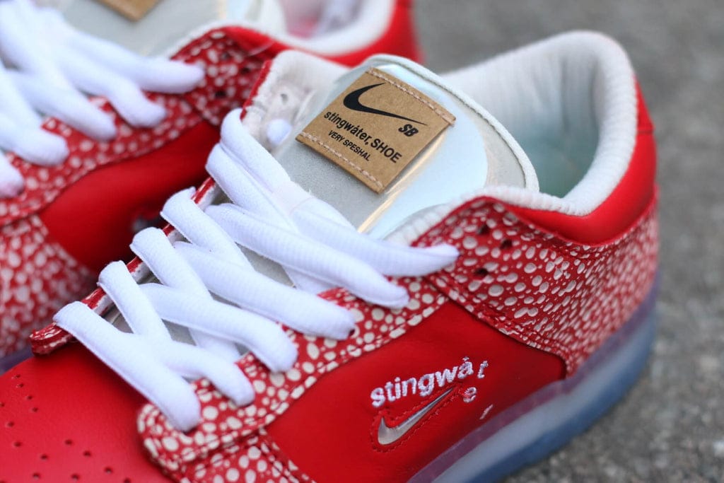 Stingwater Dunk Tongue Label