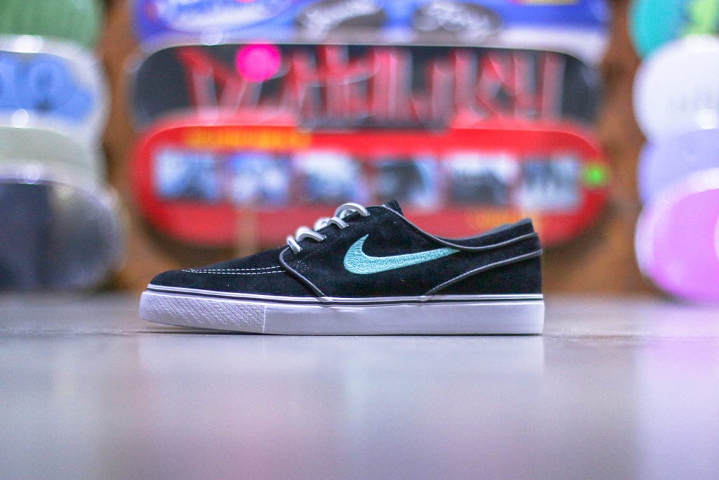 nike sb janoski og tiffany at a skatesop